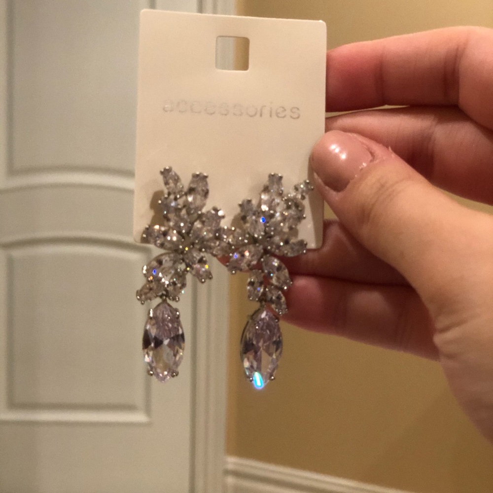 Earrings - Picture 2 of 5